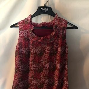 Sleeveless blouse